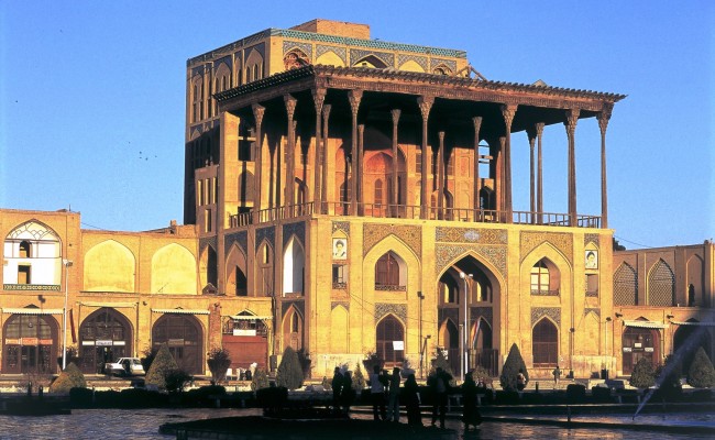 Ali_Qapu_Palace_2