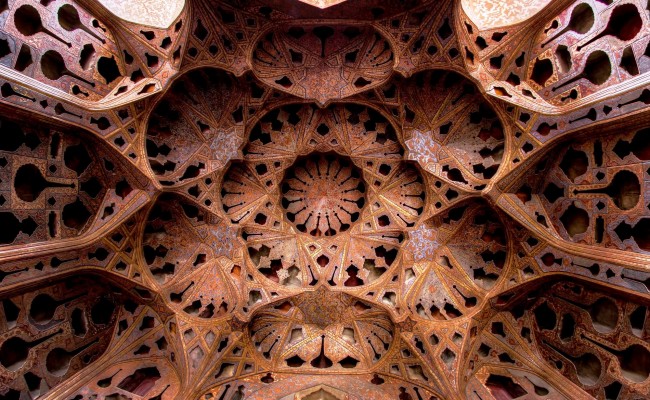 Ceiling_of_Aliqapu_Palace